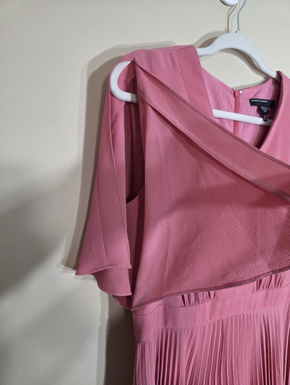 Maggy London NWT Rose Pink Pleated Midi Dress Size 8 - Picture 6 of 7